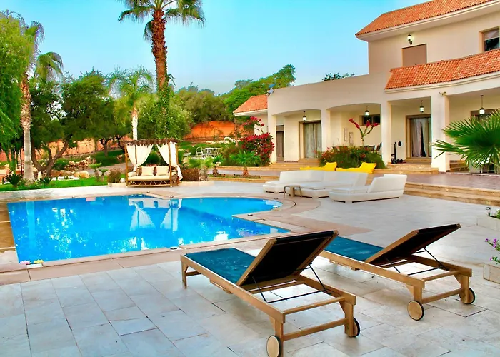 Maisons et villas de luxe à Agadir avec piscine  secteurs prisés et tarifs actuels
